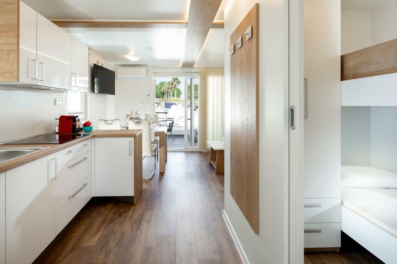 Portoverde Luxury Houseboat Misano Adriatico Exterior photo